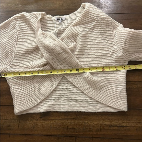 525 America Revolve Two Way Twist Sweater in Cream NEW With Tags MSRP 149.90 - Picture 11 of 13